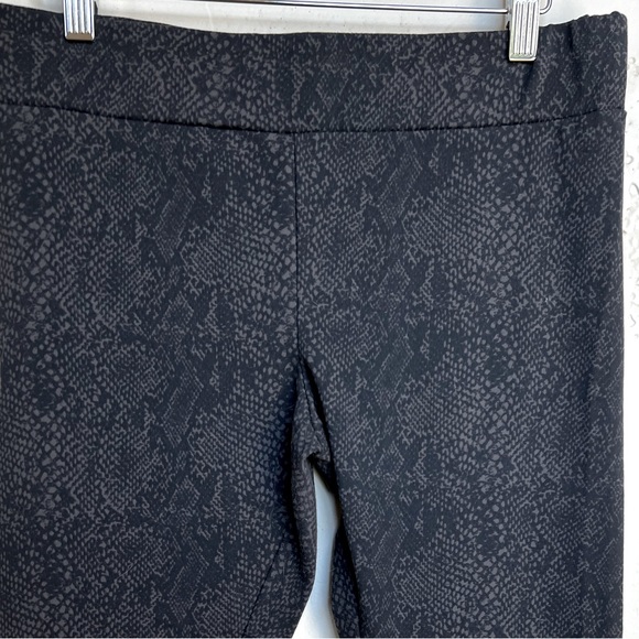 Matty M Ladies Snake Print Leggings - Picture 5 of 8
